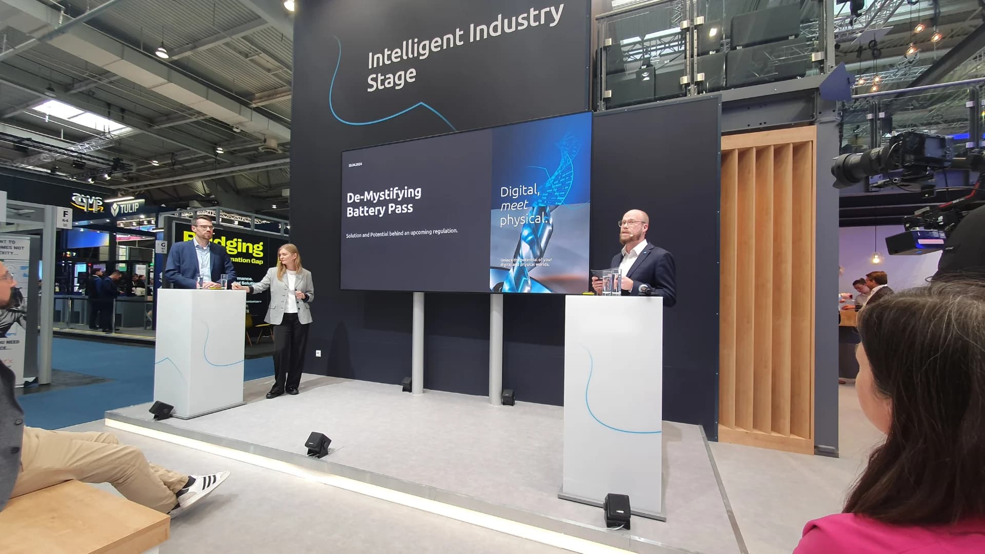 Christian Völl auf der Konferenzbühne der Hannover Messe 2024